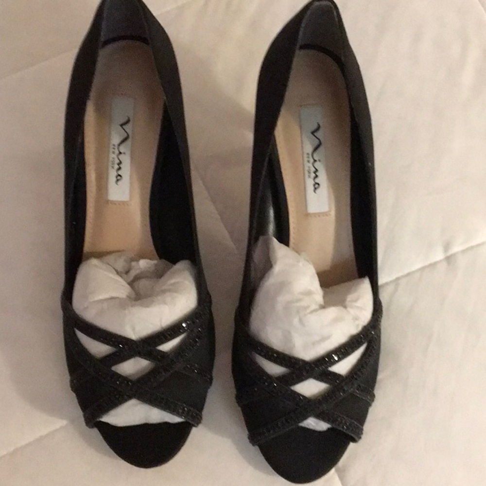 Nina New York Shoe. Wore one time for a wedding. Excellent condition. Size 8
